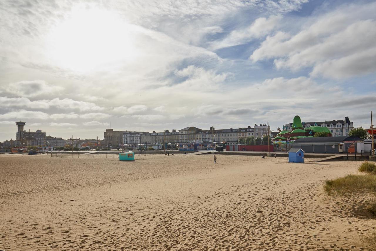 Homely - Great Yarmouth Beach Apartments Bagian luar foto